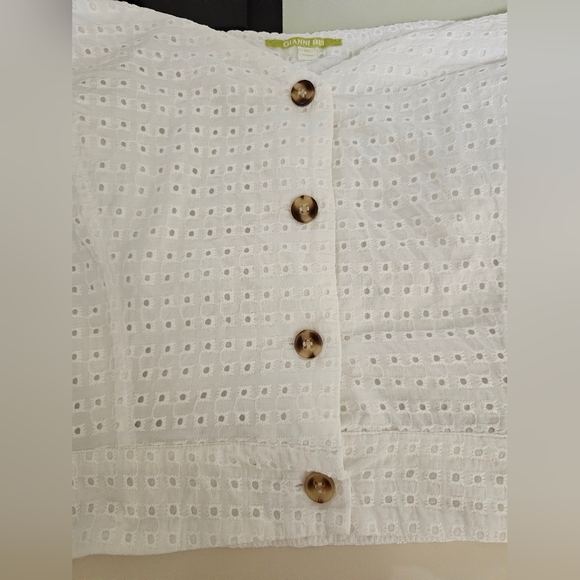 SOLD.Gianni Bini Eyelet Paloma Crop Off The Shoulder Top. Size XL. - Picture 5 of 10